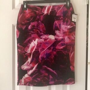 BEAUTIFUL PRINTED SKIRT W/ BACK SLIT NWT